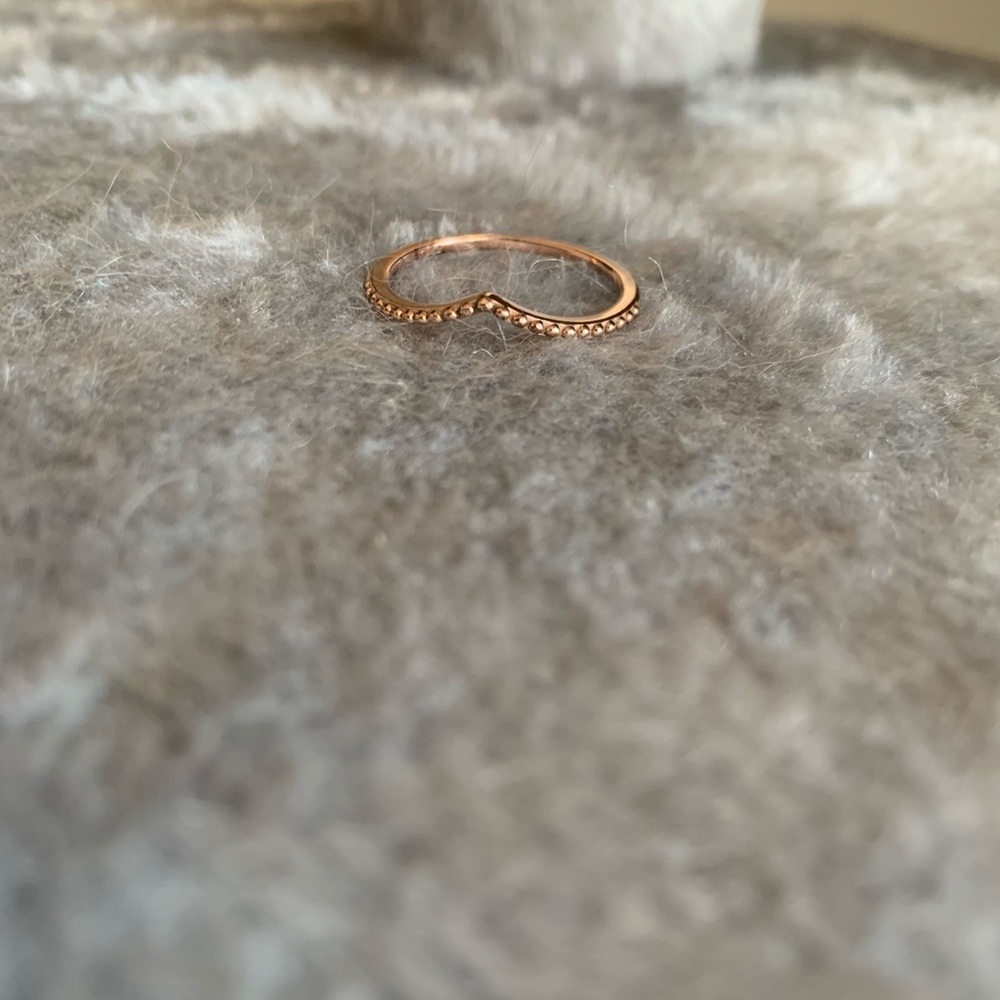 Sparkling wishbone ring